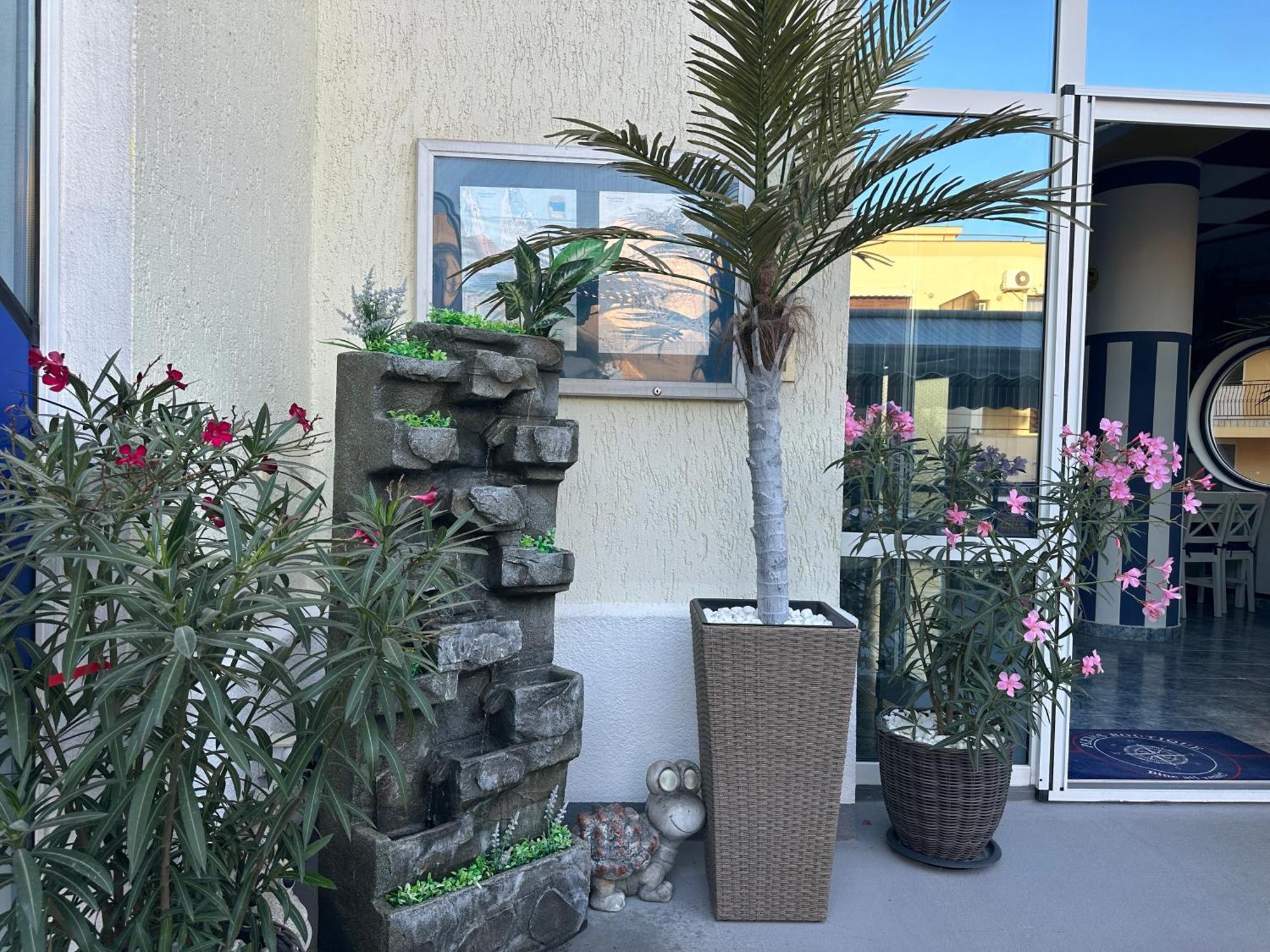 Plexus Boutique Hotell Eforie Sud  Exteriör bild